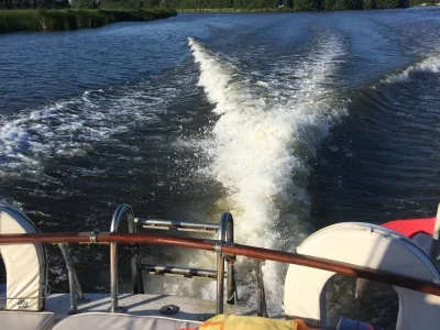 Polyester Motorboat Chris Craft 31 Commander Photo 3