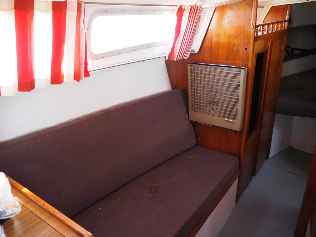 Polyester Sailboat Jaguar 27