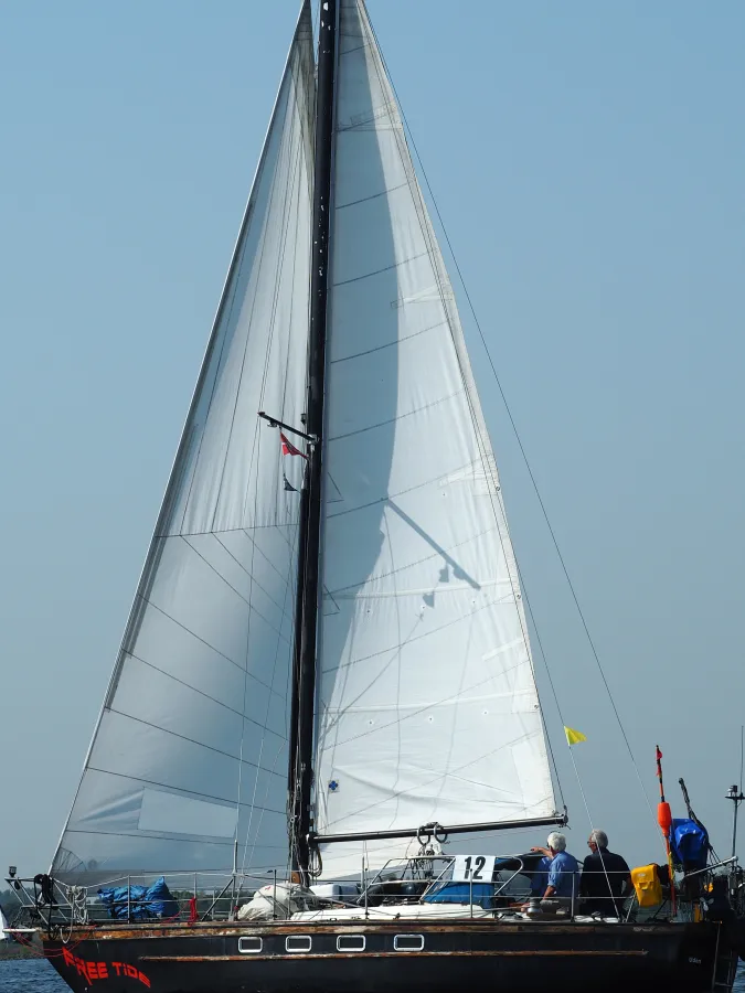 Polyester Sailboat Phantom 34