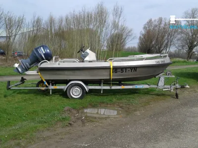 Console boat 444 Met Trailer