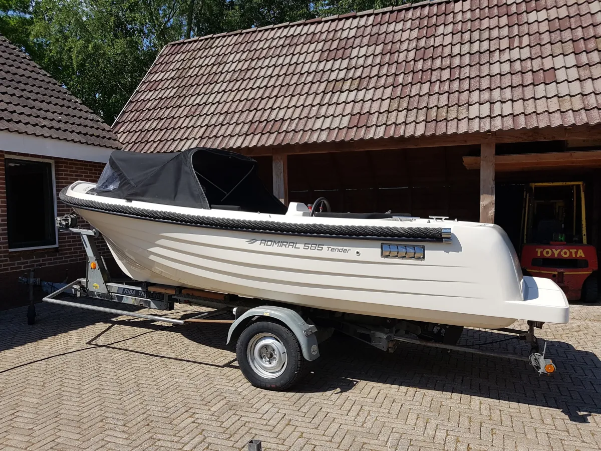 Polyester Sloop Admiral 585 Tender