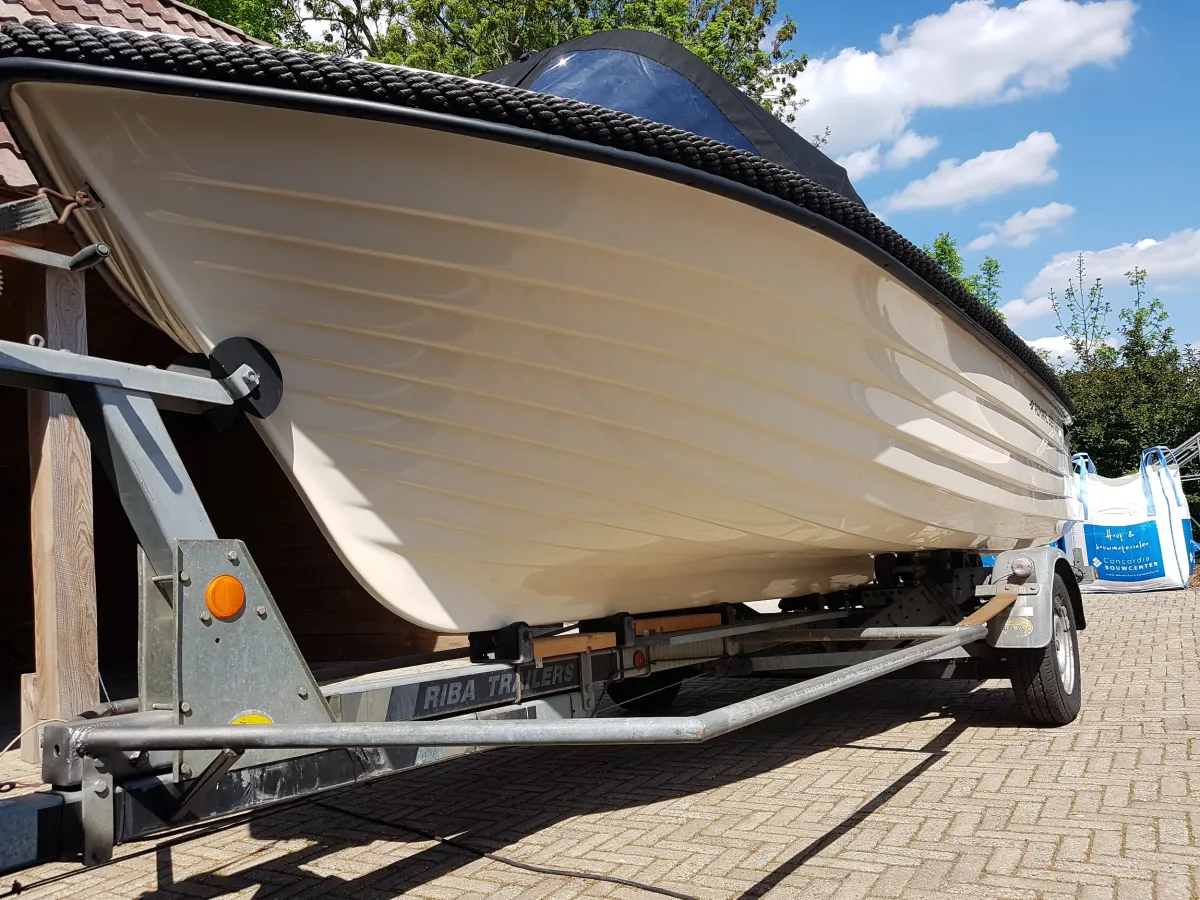 Polyester Sloop Admiral 585 Tender