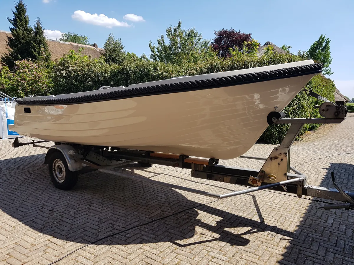 Polyester Sloop Admiral 585 Tender