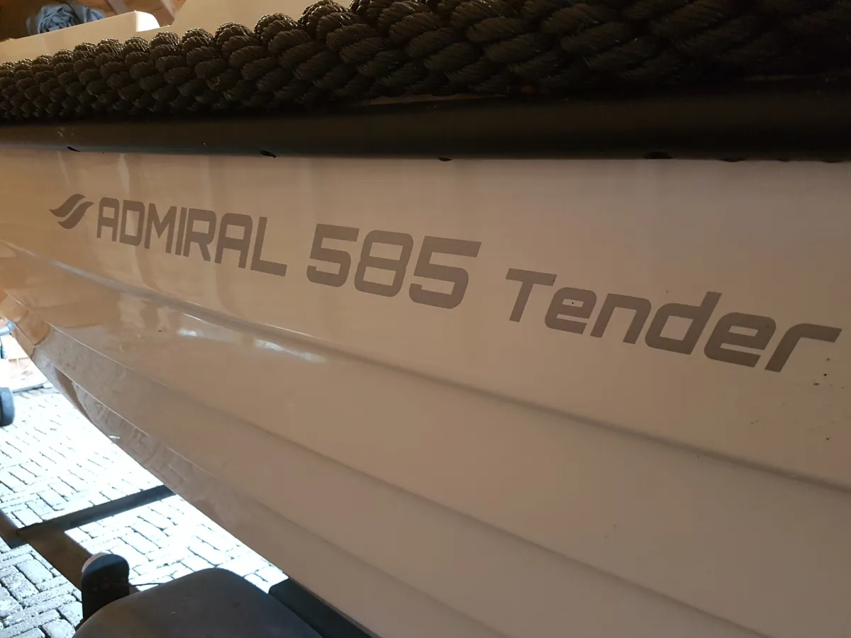 Polyester Sloop Admiral 585 Tender