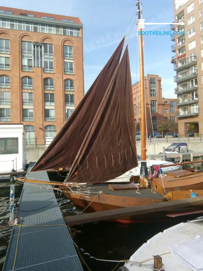 Wood Sailboat Schouw 700