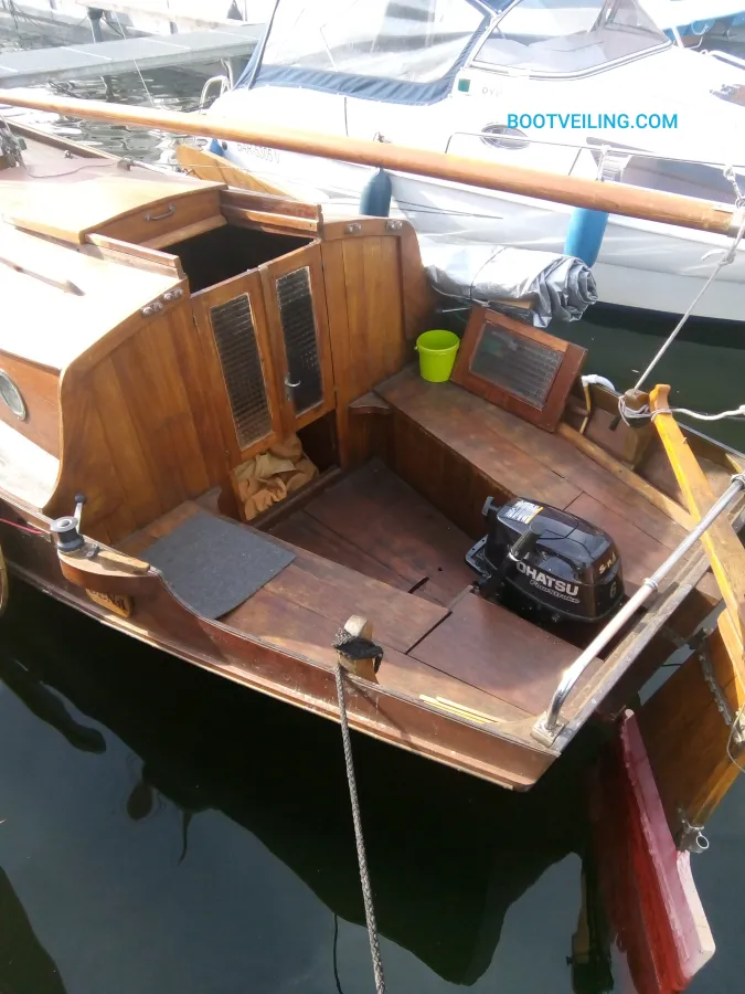 Wood Sailboat Schouw 700