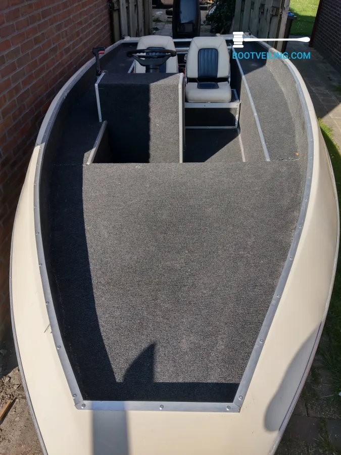 Polyester Console boat Fletcher 16