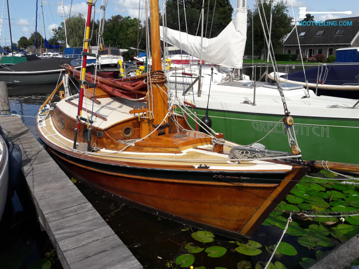 Wood Sailboat Cabin sailboat 21