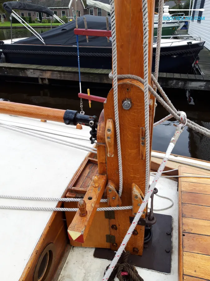 Wood Sailboat Cabin sailboat 21