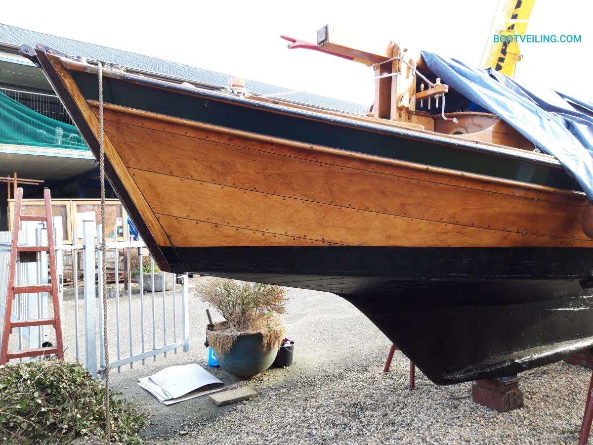 Wood Sailboat Cabin sailboat 21