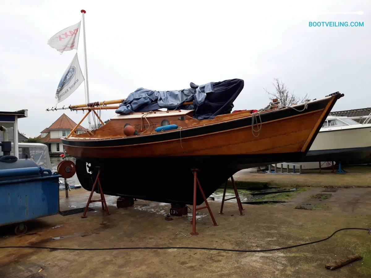 Wood Sailboat Cabin sailboat 21