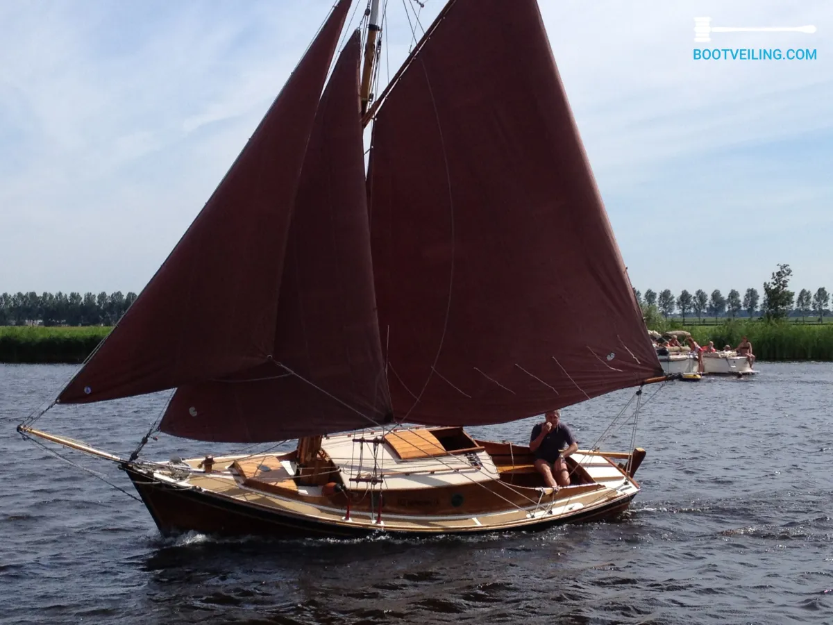 Wood Sailboat Cabin sailboat 21