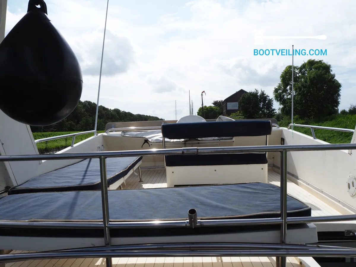 Polyester Motorboat Princess 385