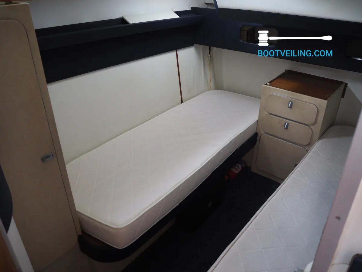 Polyester Motorboat Princess 385