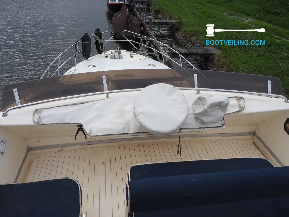 Polyester Motorboat Princess 385