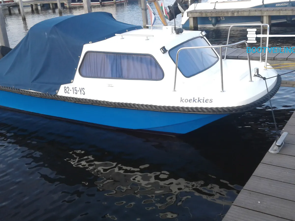 Polyester Motorboat Pilot 520