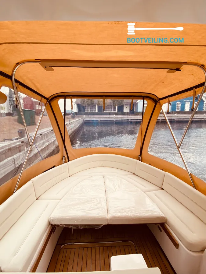 Polyester Motorboat Rakser 700