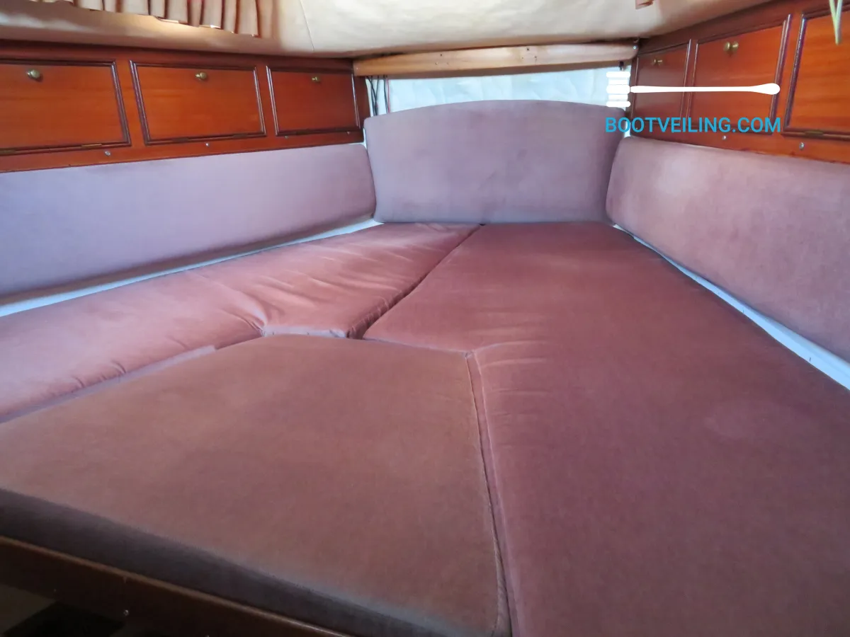 Polyester Sailboat Westerly Conway 36