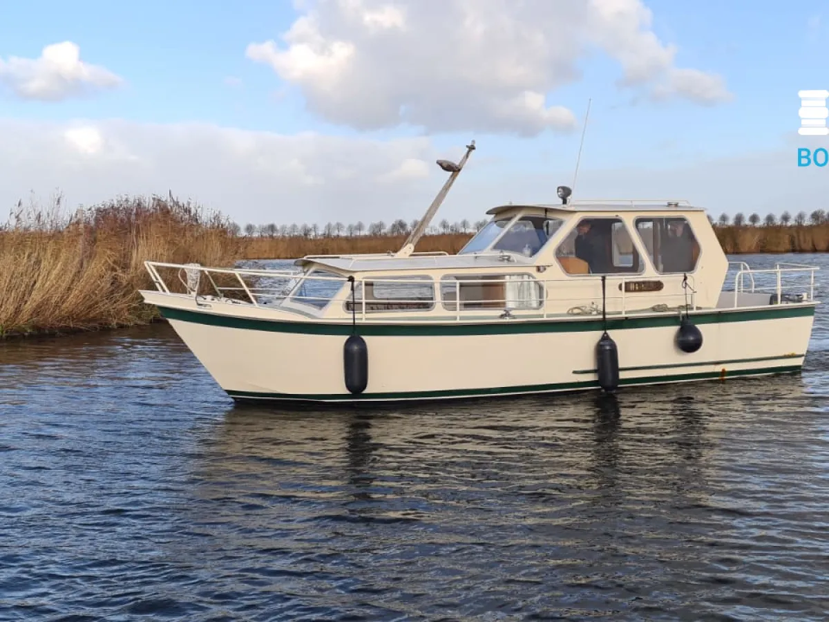 Steel Motorboat Hooveld 850