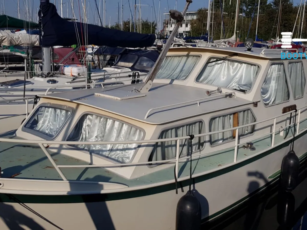 Steel Motorboat Hooveld 850