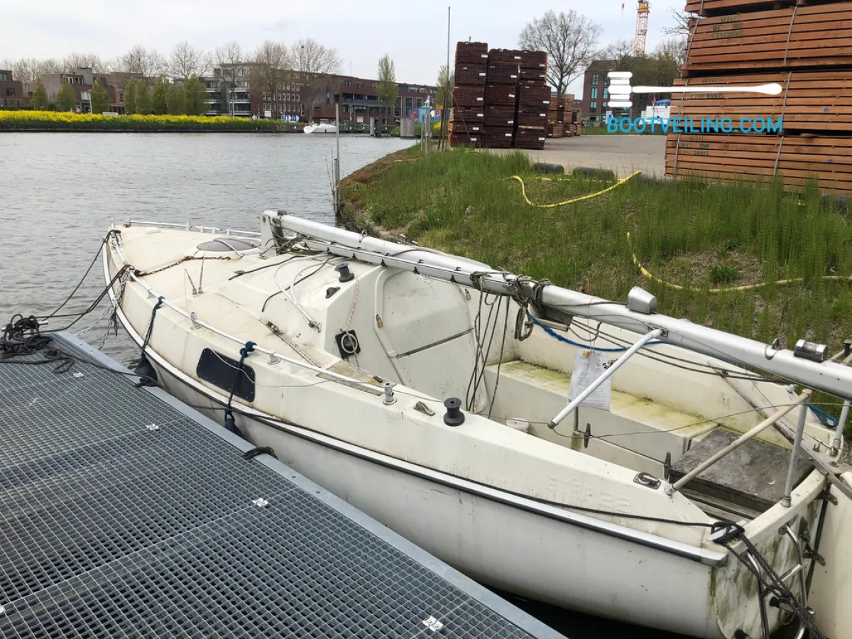 Polyester Sailboat Etap 22