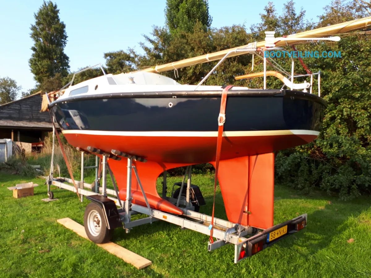 Polyester Sailboat Gouteron 22