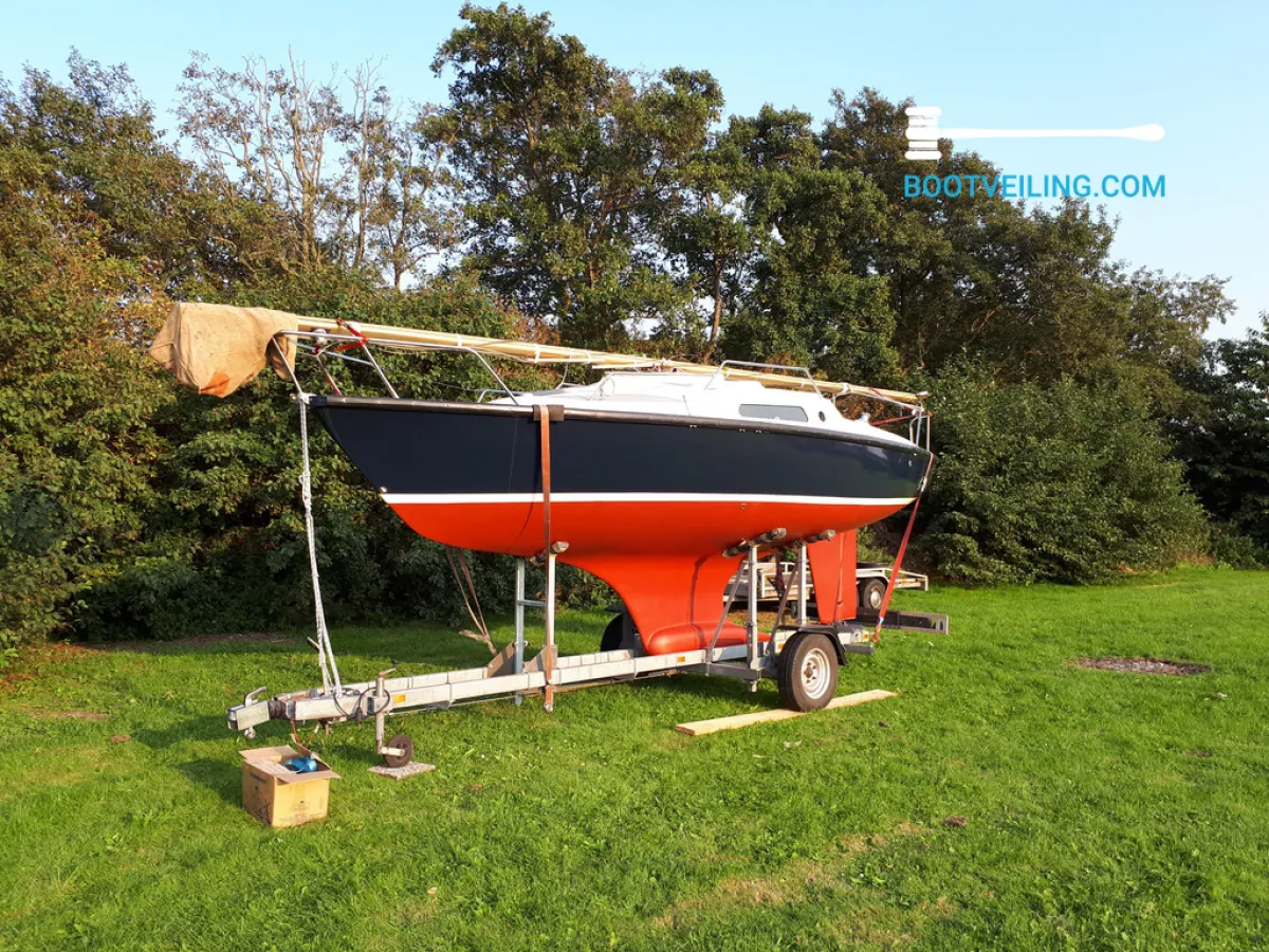 Polyester Sailboat Gouteron 22