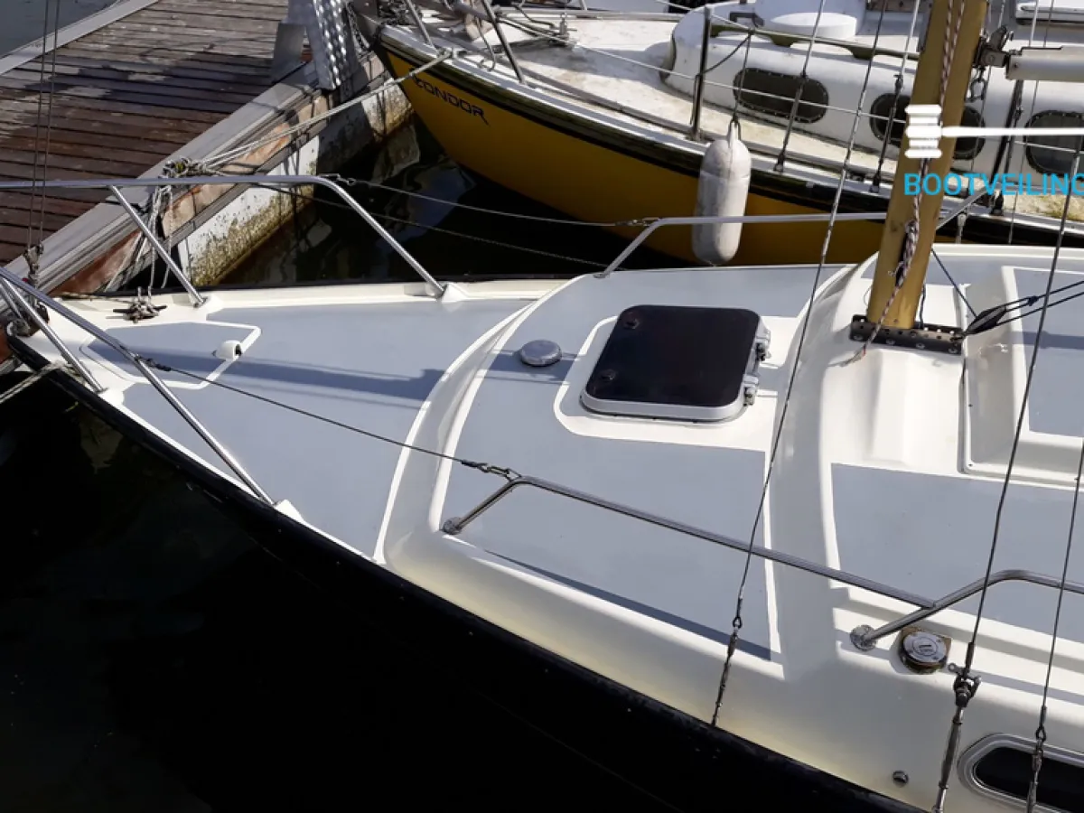 Polyester Sailboat Gouteron 22