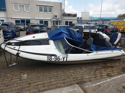 Speedboat Grachtenboot