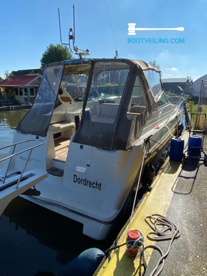 Polyester Motorboat Maxum 3200SCR