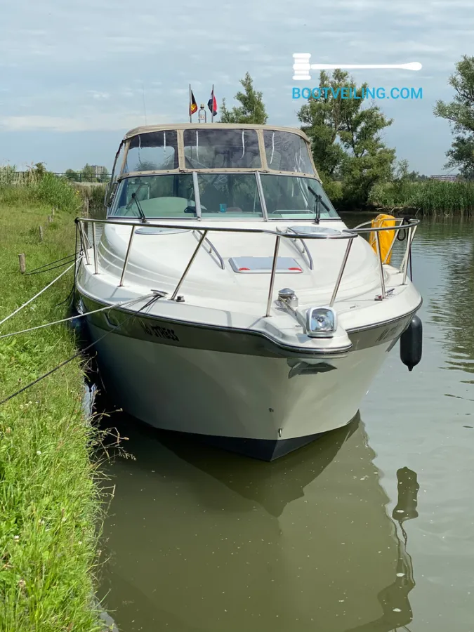 Polyester Motorboat Maxum 3200SCR