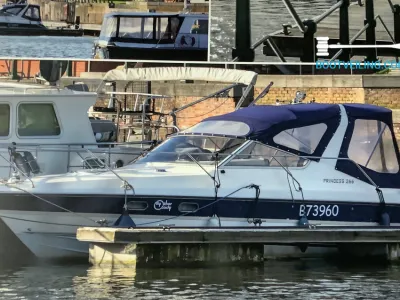 Polyester Speedboat Princess Riviera 266 Photo 8