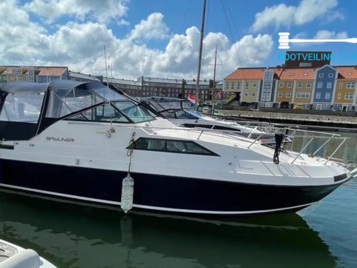 Polyester Speedboat Bayliner Victoria Sunrise