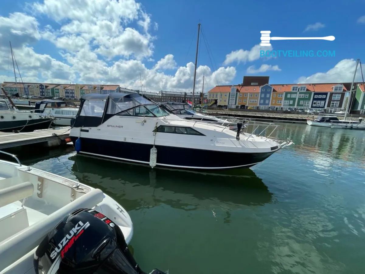 Polyester Speedboat Bayliner Victoria Sunrise