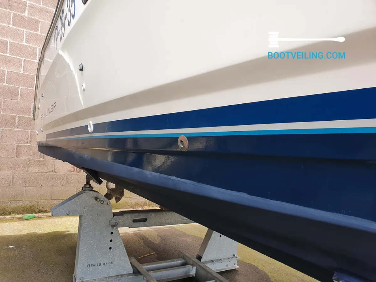 Polyester Speedboat Bayliner 2855