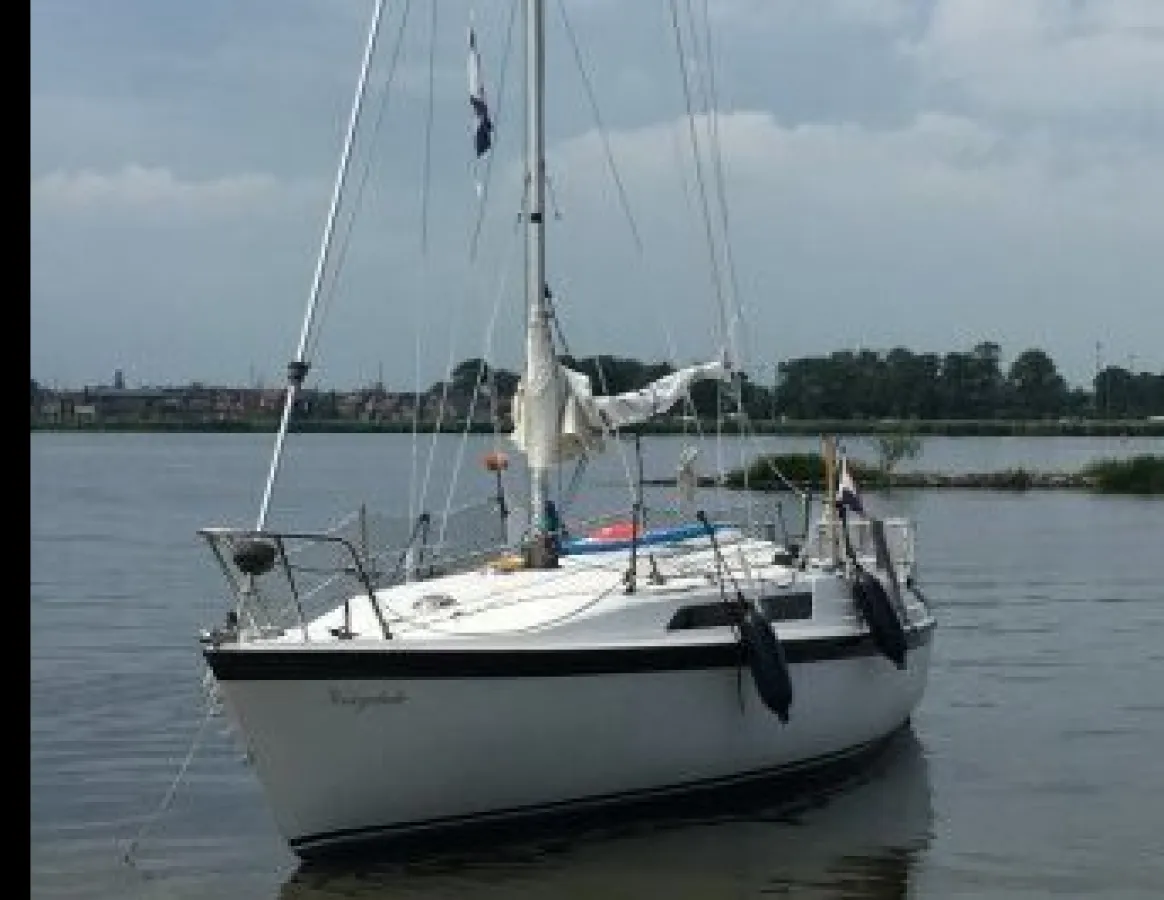 Polyester Sailboat MacGregor 26S