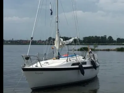 Polyester Sailboat MacGregor 26S Photo 1