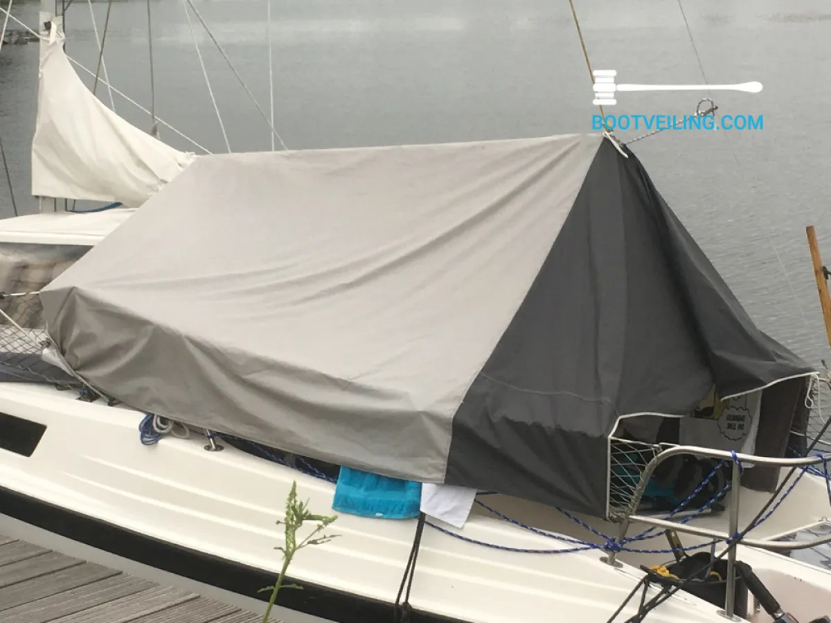 Polyester Sailboat MacGregor 26S