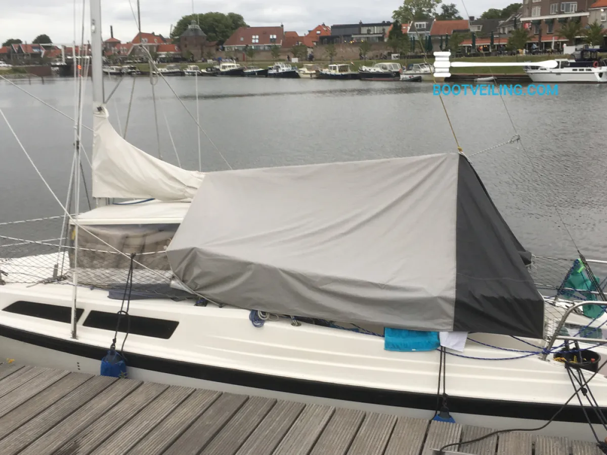 Polyester Sailboat MacGregor 26S