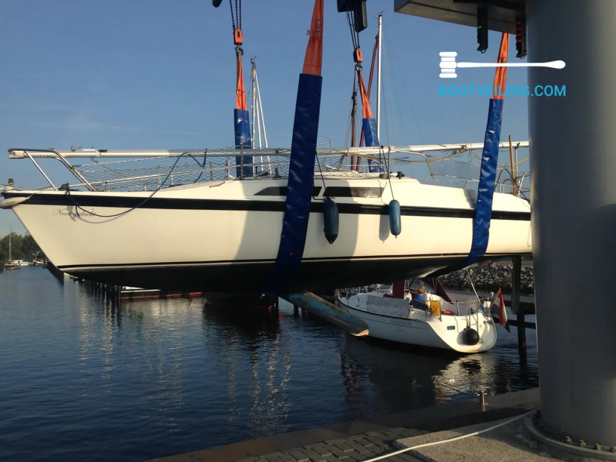 Polyester Sailboat MacGregor 26S