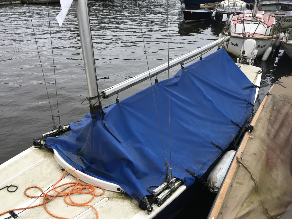 Polyester Sailboat Soling Open Zeilboot