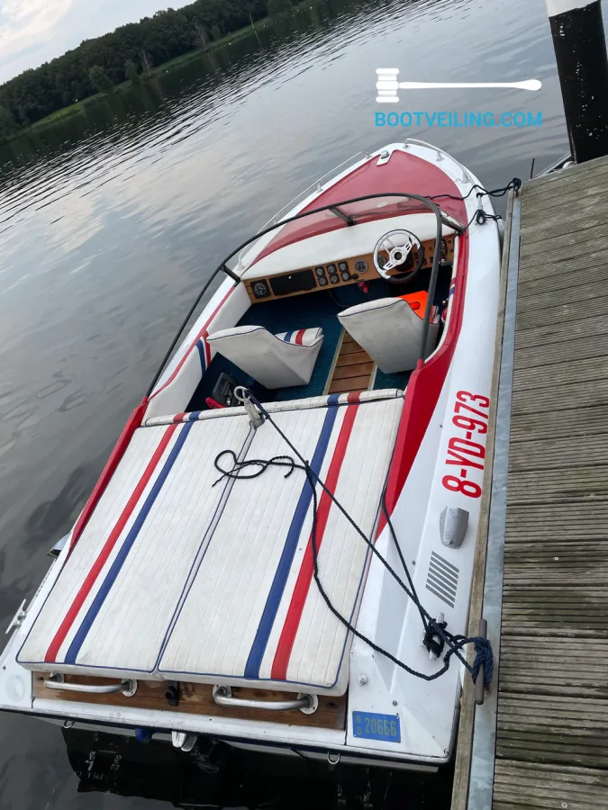 Polyester Speedboat G-craft 5400