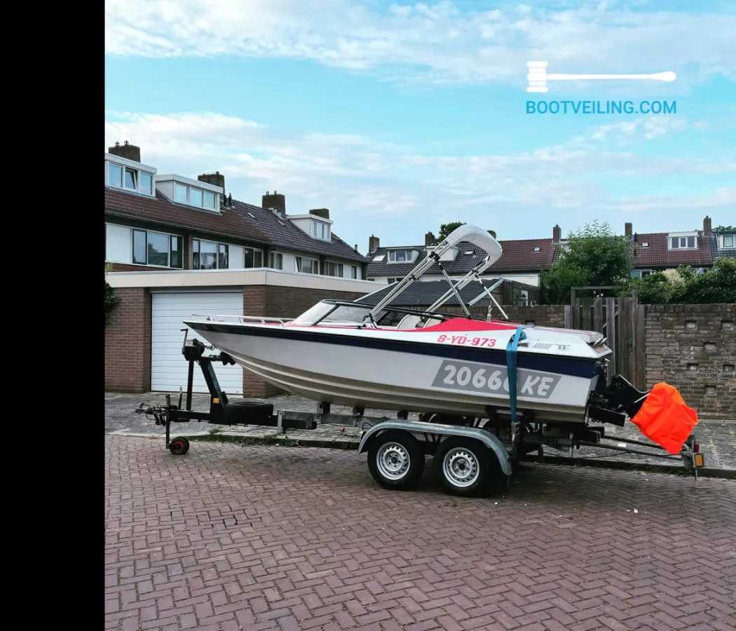 Polyester Speedboat G-craft 5400