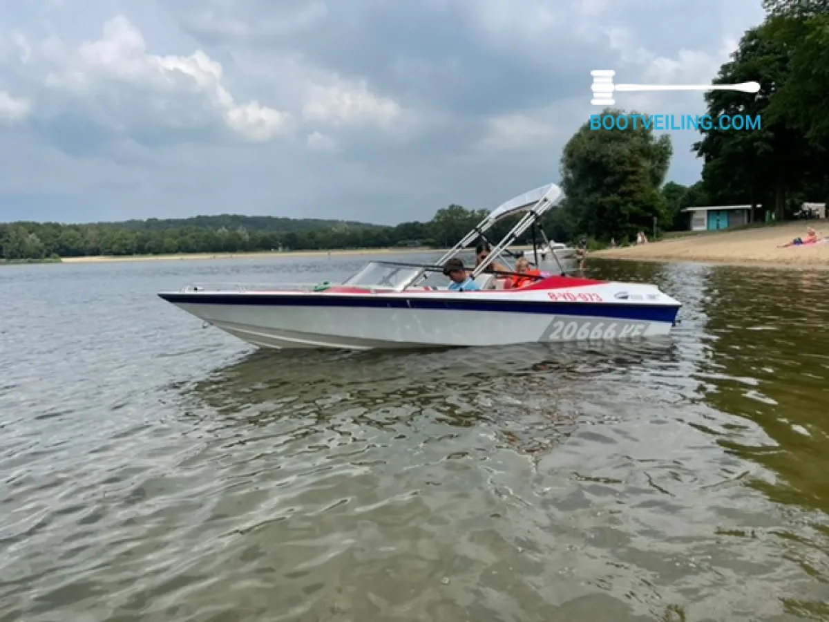 Polyester Speedboat G-craft 5400