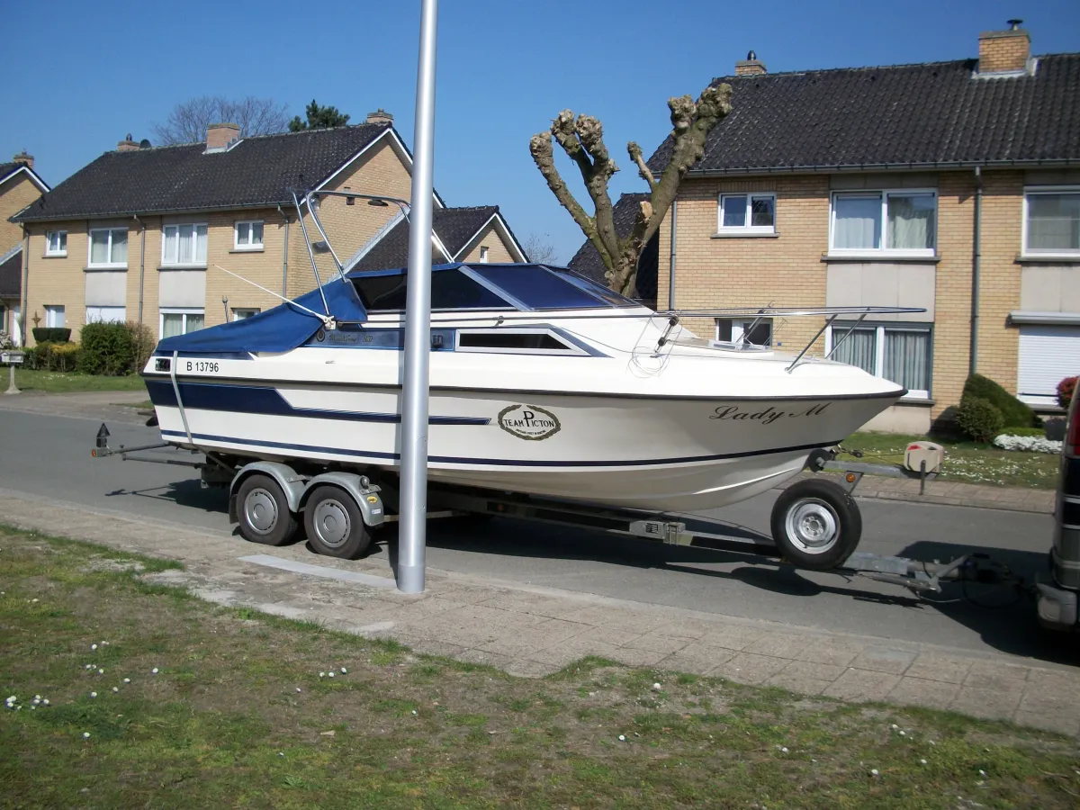 Polyester Motorboat Picton 210 Mardigras