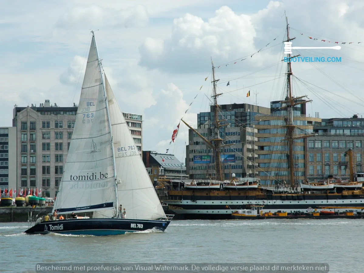 Composite Sailboat One Off 1756