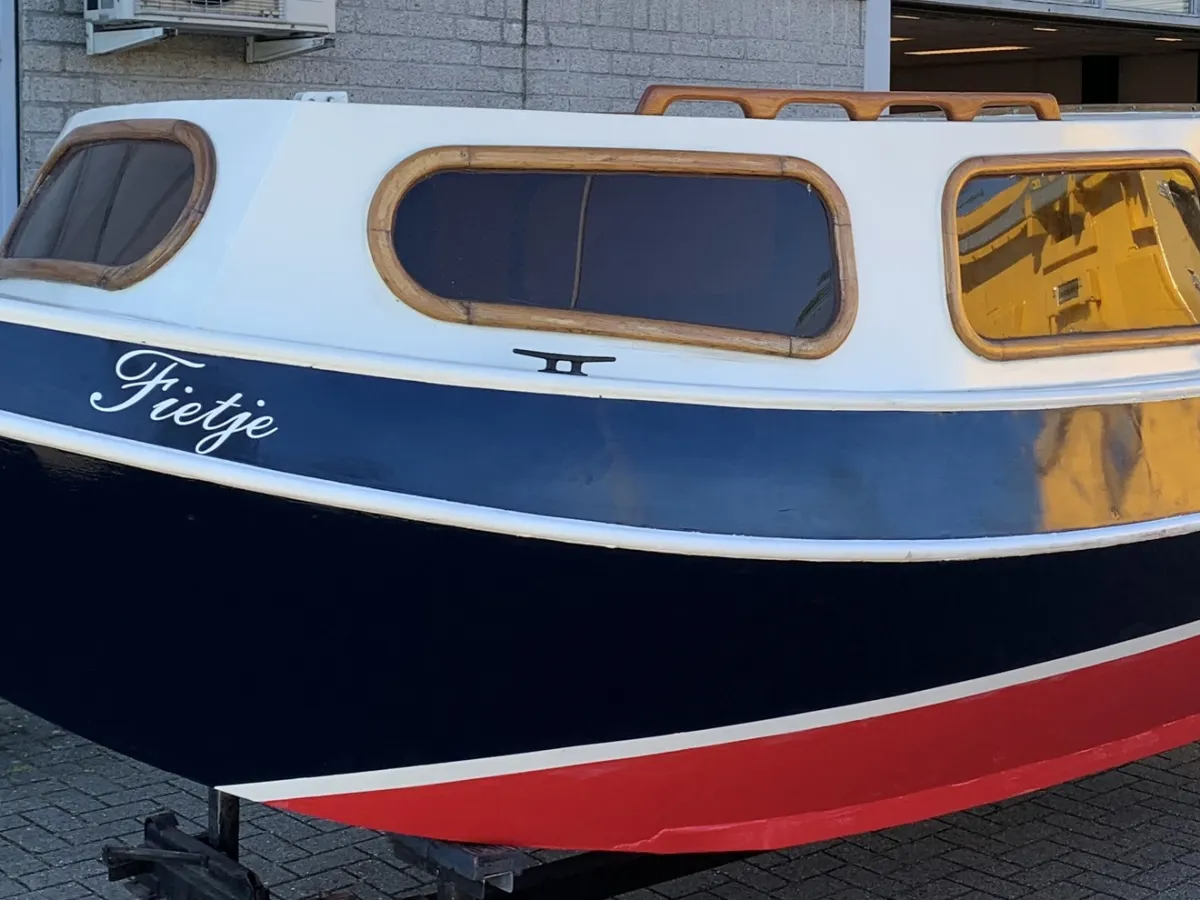 Steel Motorboat Kajuitvlet 600