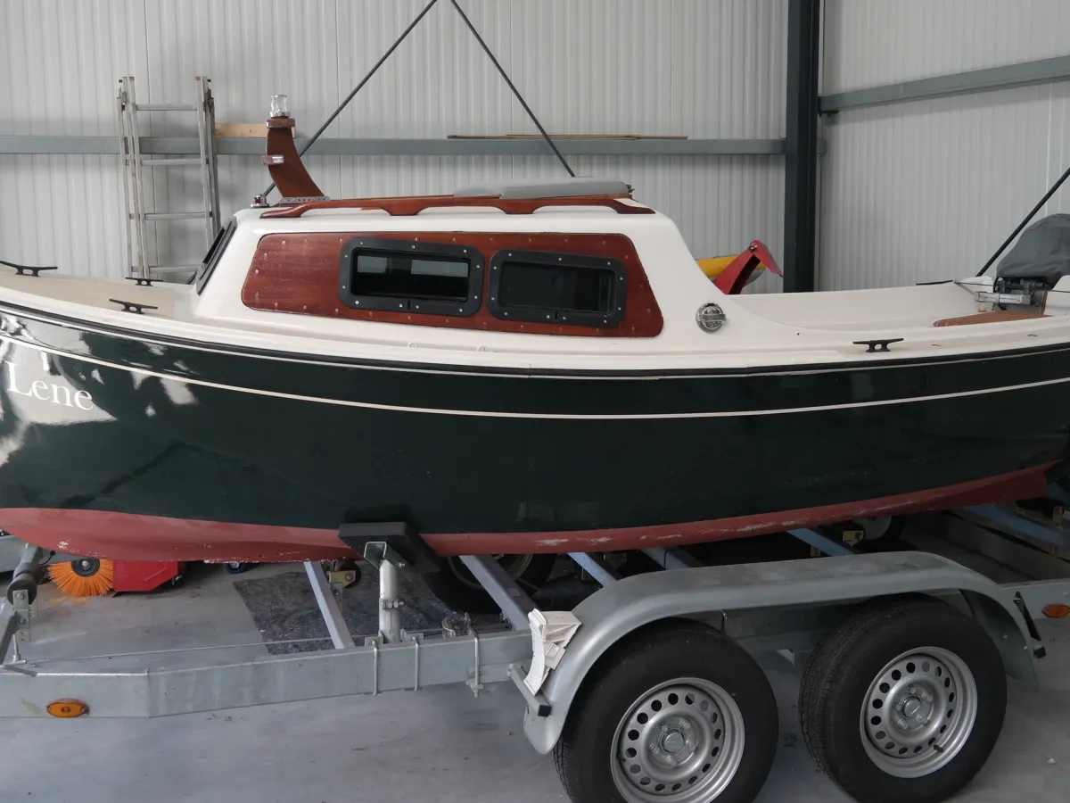 Polyester Sloop Beneteau 493