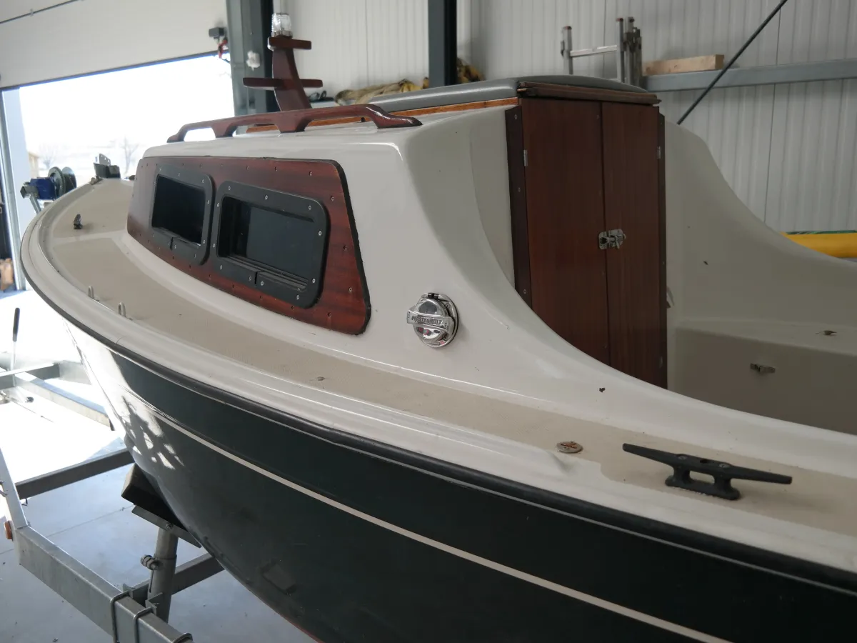 Polyester Sloop Beneteau 493