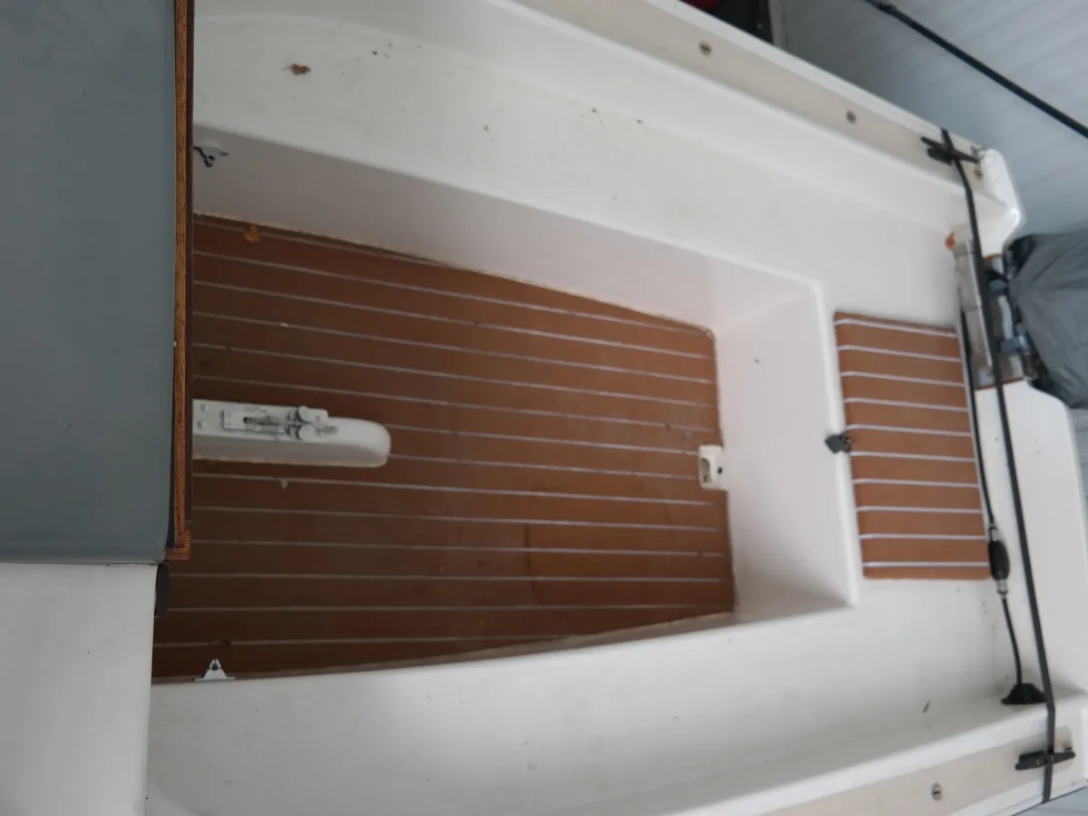 Polyester Sloop Beneteau 493